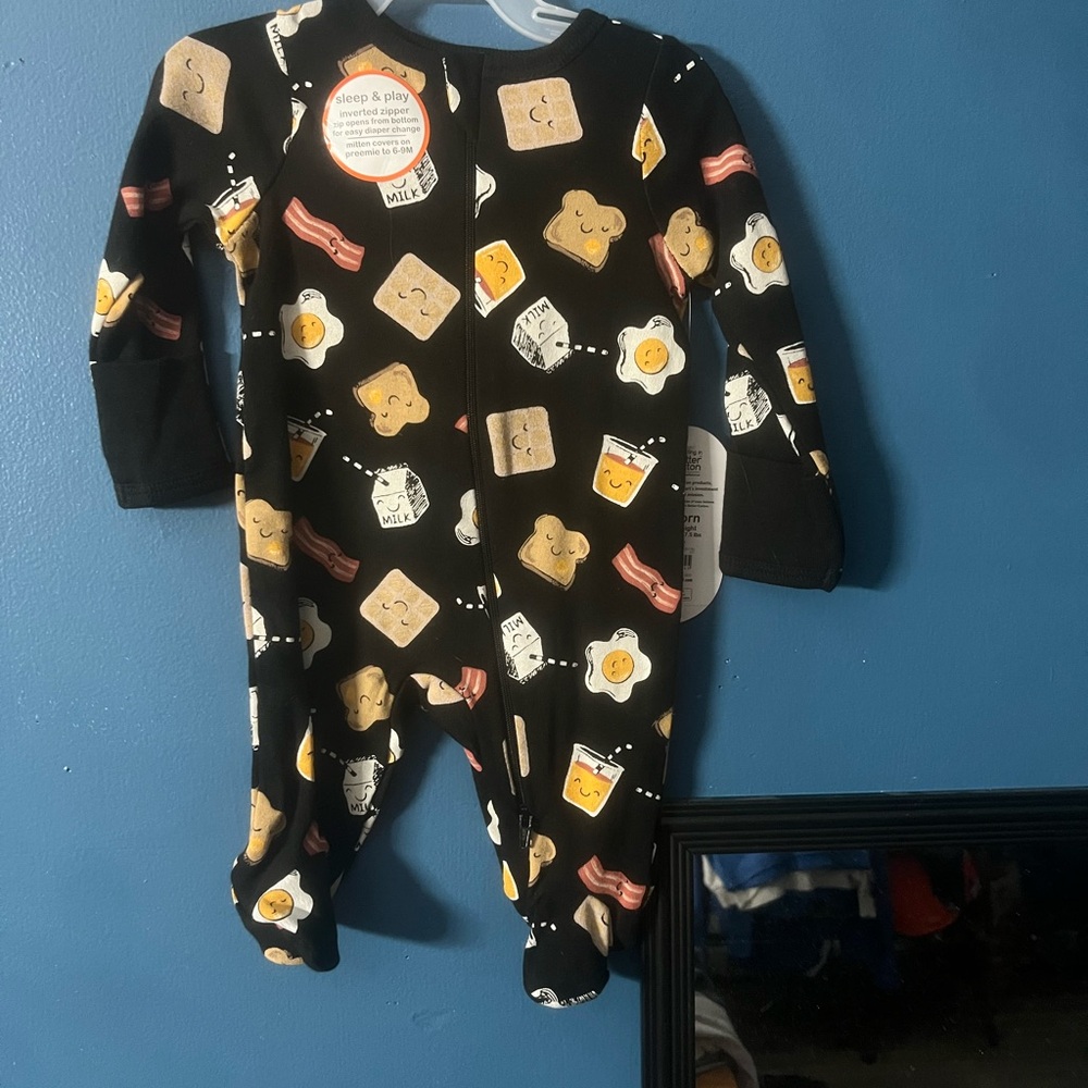 Adorable bacon and eggs onesie for baby #babyfashion new born